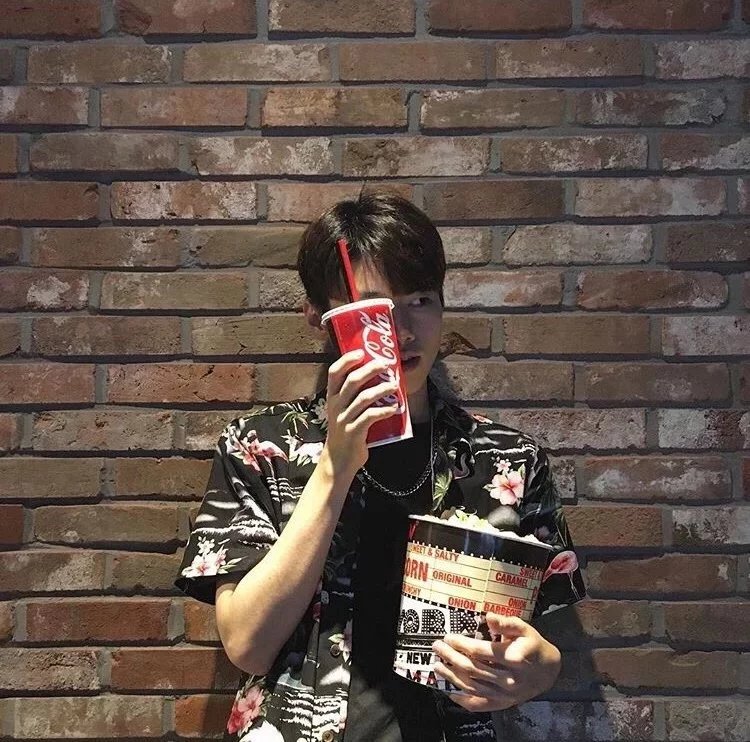 诸韵竹松