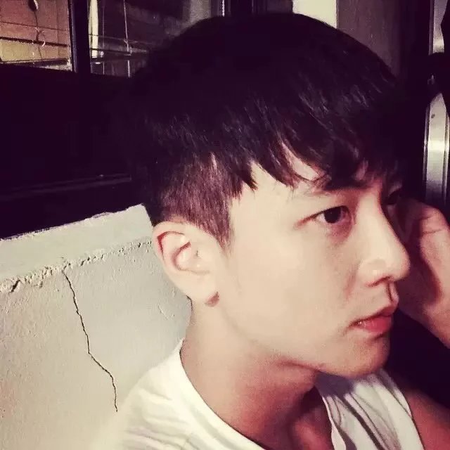 卓轮薇威